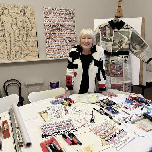 Iris Klein in ihrem Atelier in München